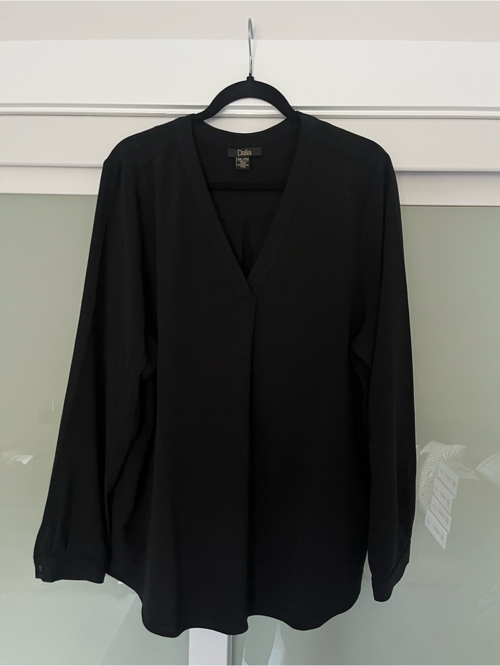 Dalia Black V-Neck Long Sleeve Tunic Blouse
